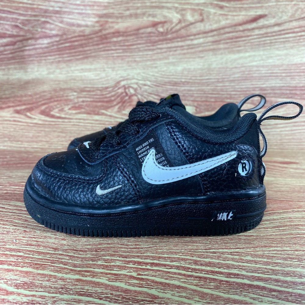 ** sold sold ** Nike GS Force 1 LV8 Utility Black Sneakers Kid 6C